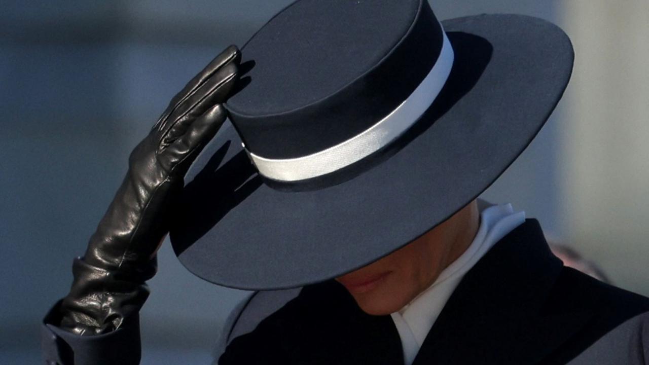 Gaya Melania Istri Donald Trump Curi Perhatian di Pelantikan