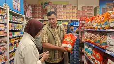 Sidak Ritel Modern, Dirut Bulog Pamer Beras Premium Befood Paling Murah