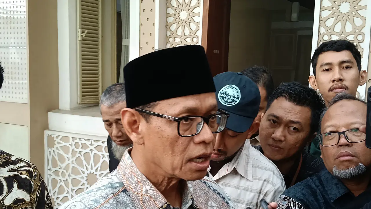 Wakil Menteri Energi dan Sumber Daya Mineral (ESDM) Yuliot Tanjung saat ditemui di Kantor Kementerian ESDM, Jakarta, Jumat (29/5/2026). (Liputan6.com/Maulandy)