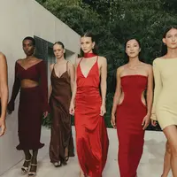 Memperingati 10 tahun memberdayakan perempuan dan mengangkat karya lokal.