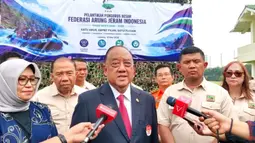 Marciano juga menyoroti prestasi internasional yang berhasil diraih tim arung jeram Indonesia. Pada IRF World Rafting Championship 2025 di Malaysia, Indonesia membawa pulang satu medali emas, satu perak, dan satu perunggu. (Dok PB.FAJI)