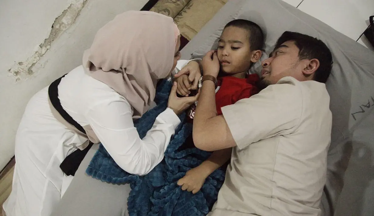 Ustaz Solmed dan April Jasmine