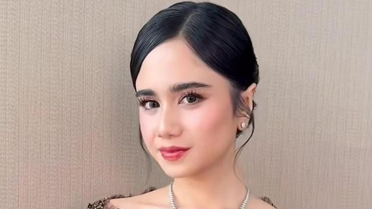 Inspirasi Kebaya ala Tissa Biani di Acara Pernikahan El Rumi dan Syifa Hadju, Cantiknya Mewah