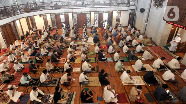 Suasana Salat Jumat di Masjid Raya Cinere Depok