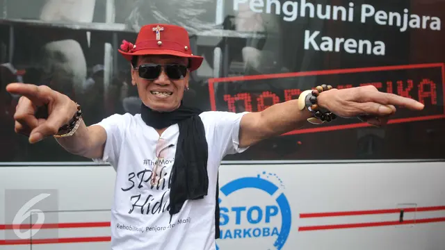 20160226-Dikelilingi Wanita Cantik, Tessy Kampanyekan Anti Narkoba