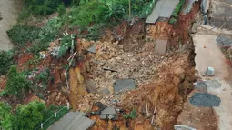 Longsor diakibatkan guyuran hujan deras yang terjadi sepanjang Selasa, 5 November 2024 kemarin. (merdeka.com/Arie Basuki)