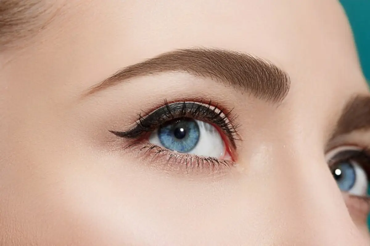 Tips memakai eyeliner sebagai pensil alis dengan benar