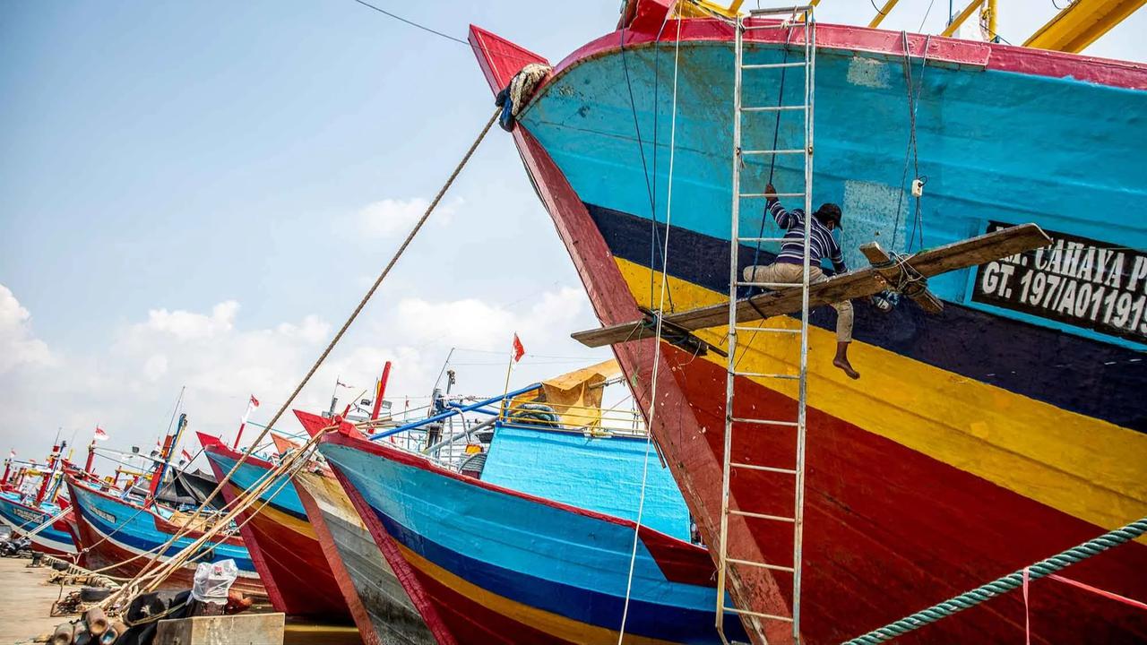 FOTO: Ribuan Kapal Nelayan Pati Berhenti Melaut Akibat Lonjakan Harga Solar