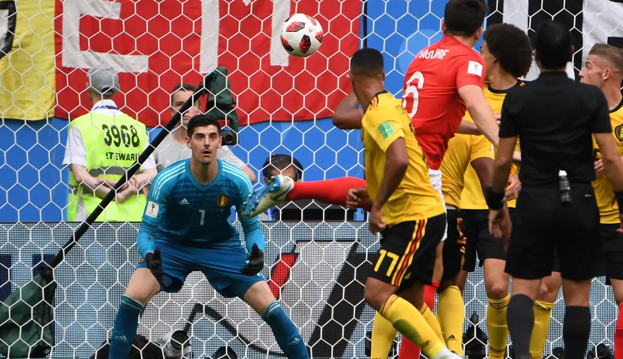 Thibaut Courtois. Pada Piala Dunia terakhir edisi 2018 yang digelar di Rusia, kiper Timnas Belgia yang masih akan tampil di Piala Dunia 2022 Qatar ini mampu membawa negaranya merebut peringkat ketiga usai mengalahkan Inggris 2-0. Dalam total 7 laga ia mencatat 3 kali clean sheet dan kebobolan 6 gol. Selain di Piala Dunia 2018, ia juga tampil di edisi 2014. Total ia mengumpulkan 12 caps dalam 2 edisi Piala Dunia dengan torehan 5 kali clean sheet dan kebobolan 9 gol. (AFP/Paul Ellis)