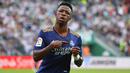 Vinicius Junior benar-benar menjadi talenta muda mengagumkan bersama Real Madrid. Pemuda 21 tahun tersebut memiliki paket komplit antara kecepatan, olah bola, dan finishing sebagai seorang pemain sayap. Ia diperdiksi akan masuk daftar peraih penghargaan Ballon d'Or di masa depan. (AFP/Jose Jordan)