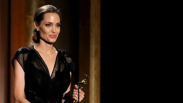 angelina-jolie-131118b.jpg