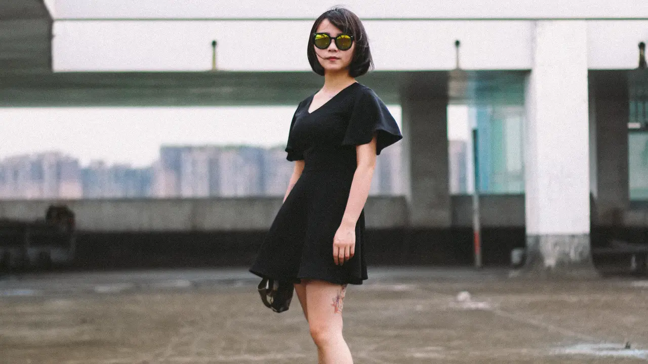 4 cara jadikan tampilan little black dress semakin menarik