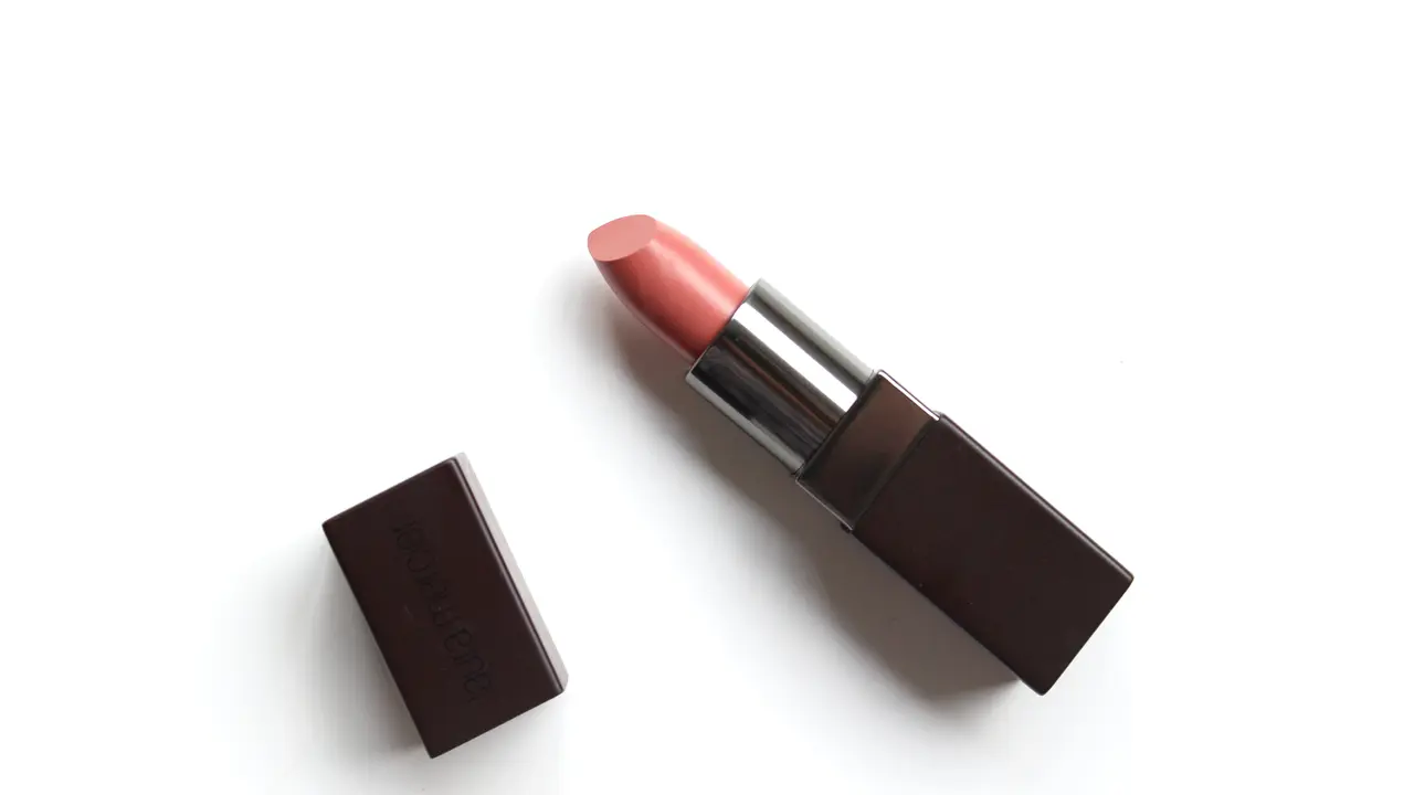 lipstik-kezo