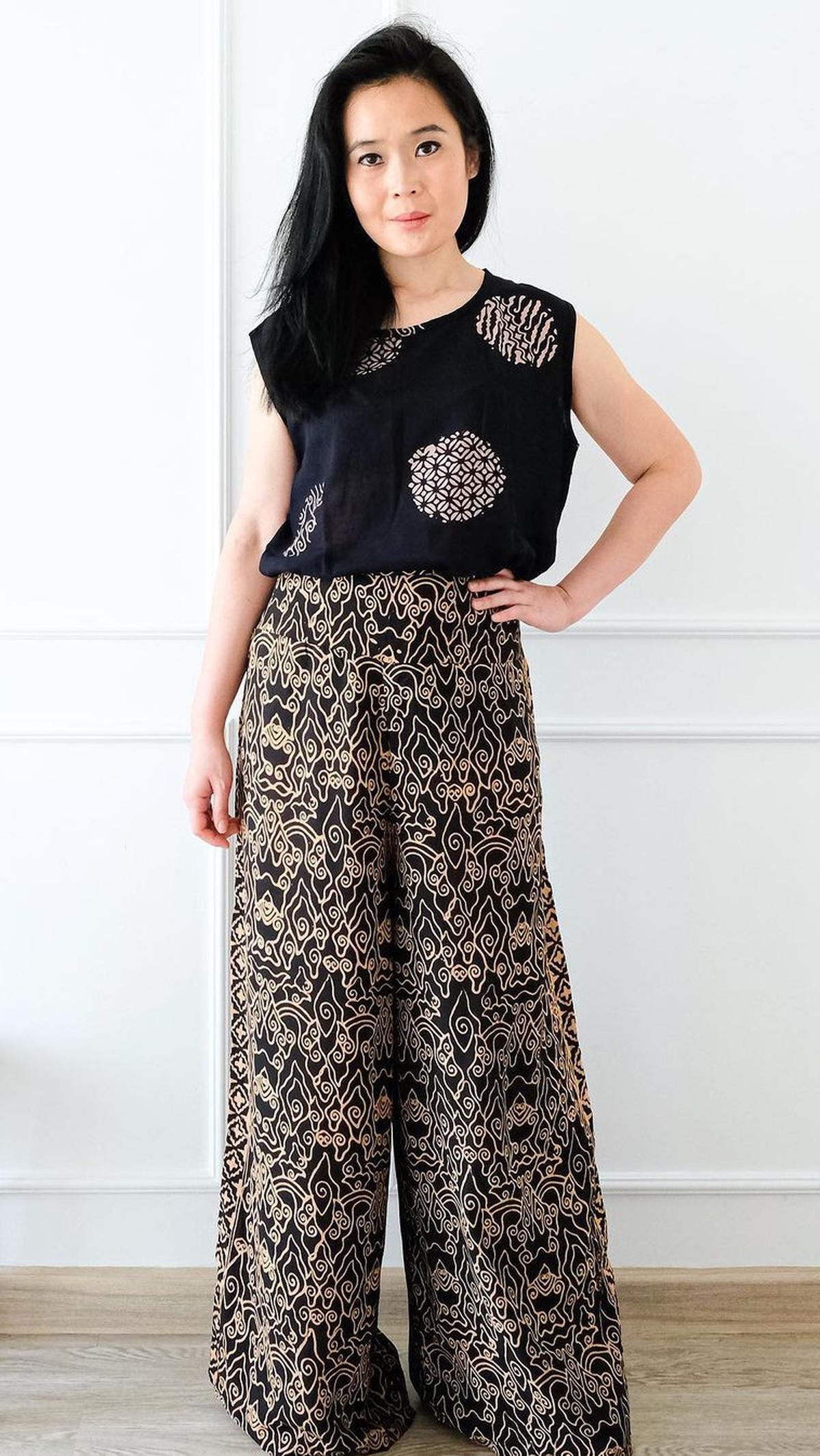 5.&nbsp;Pertimbangkan Setelan Batik agar Lebih Praktis