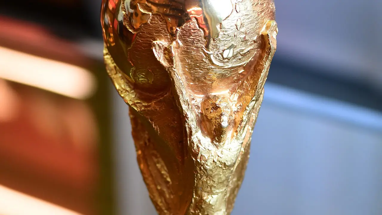 Replika Trofi Piala Dunia