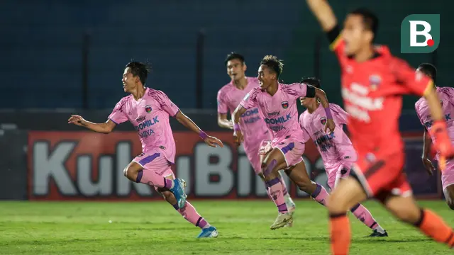 Foto: Gol Moh Edo di Menit Injury Time, Putuskan Rekor Kemenangan Beruntuk Arema FC di BRI Liga 1 2021 / 2022