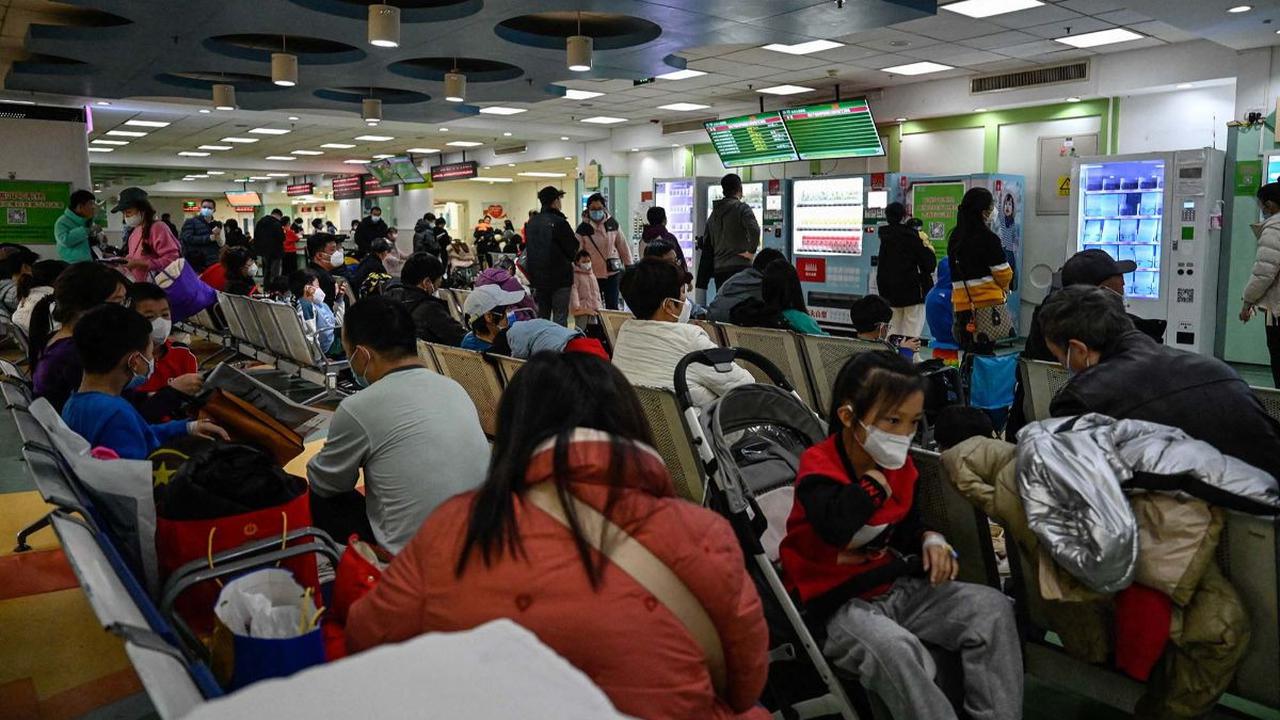 <b>Rumah Sakit Anak di Beijing Penuh</b>
