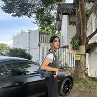 Paula Verhoeven tampil begitu stylish dengan tampilan barunya. Kini, Ia terlihat begitu fresh dan stylish. [Foto: Instagram/ Paula Verhoeven]