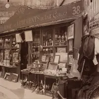 Potret tua dari kota Paris.