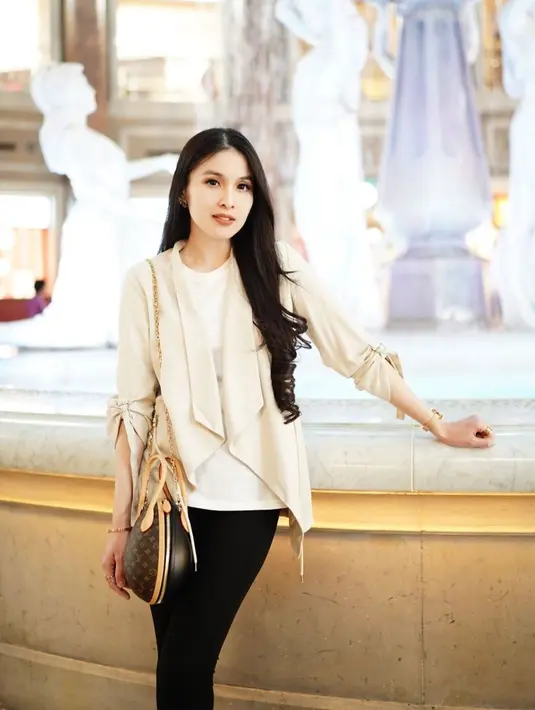 (Instagram/sandradewi88)