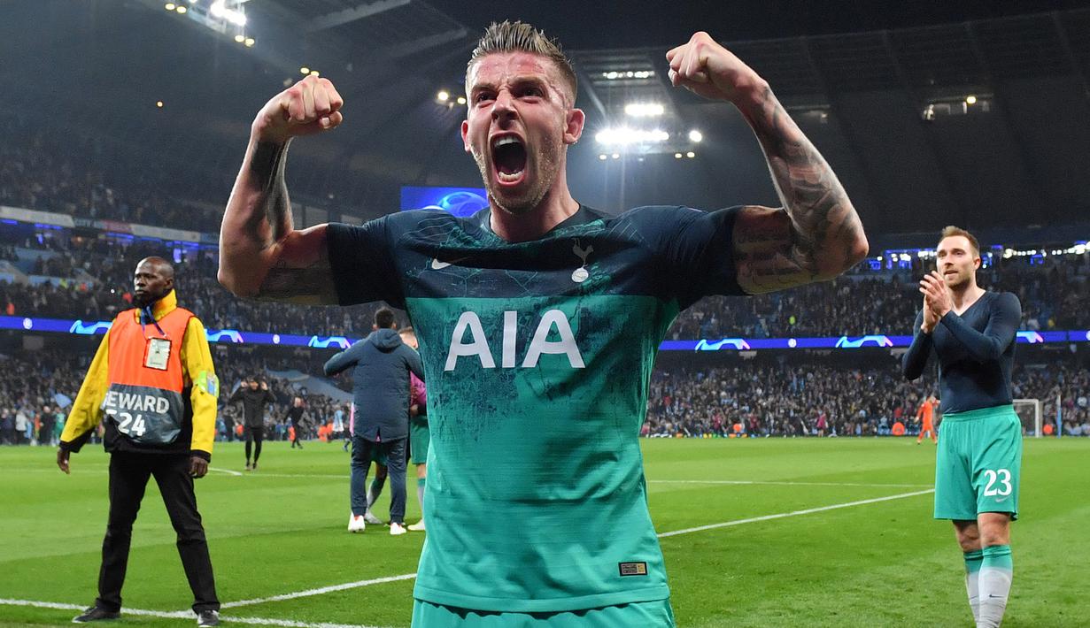 Hingar bingarnya Liga Inggris yang menjadi magnet bagi para pemain, justru ditinggalkan oleh 5 pemain berikut. Berbagai alasan menjadi landasan mereka untuk meninggalkan klub yang telah dibelanya lebih dari dua musim ini. Siapa saja sih 5 pemain tersebut? (AFP/Anthony Devlin)