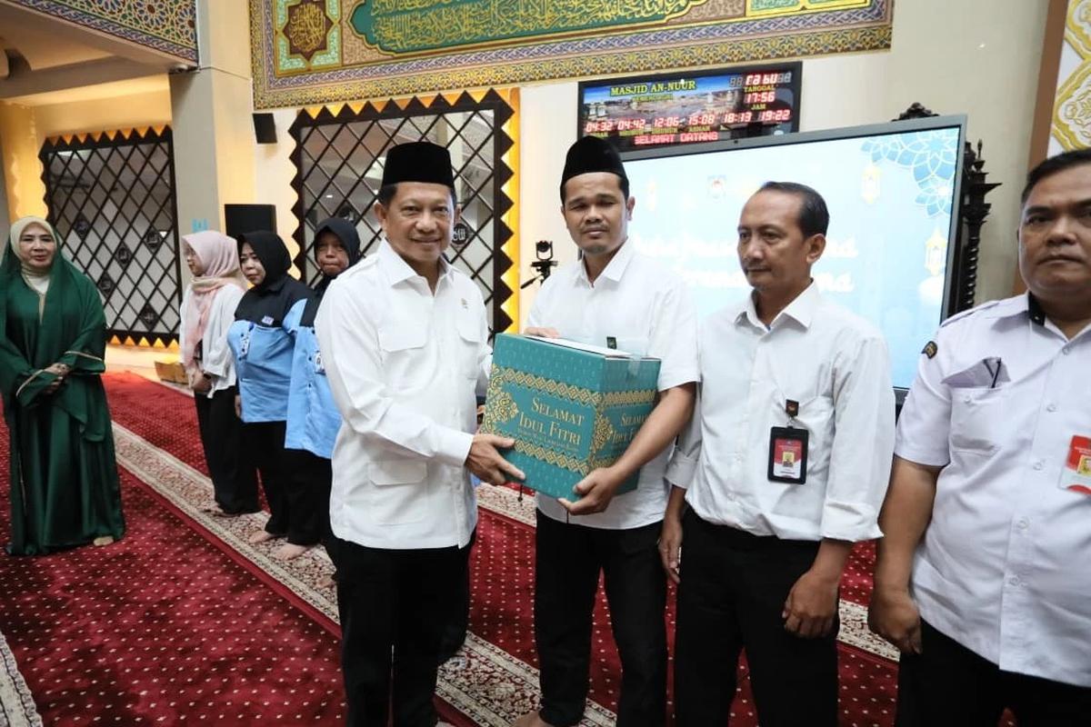 Mendagri Tito Karnavian saat acara buka bersama dan ceramah agama di Masjid An-Nuur Kantor Pusat Kemendagri