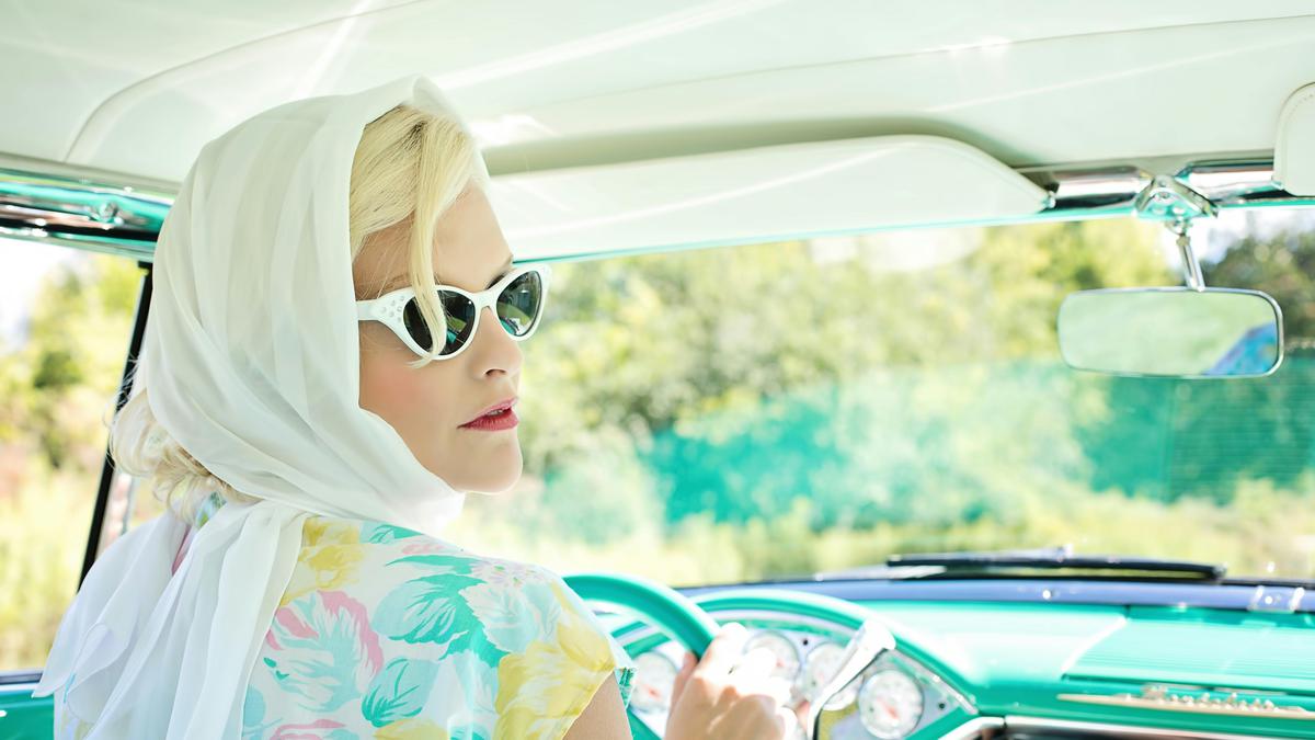 Kebiasaan Berkendara di Mobil yang Salah dan Berisiko Fatal