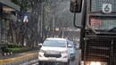 Pasokan air yang dipakai untuk menyiram jalan protokol berasal dari hasil penyulingan IPAL Setiabudi. (Liputan6.com/Angga Yuniar)