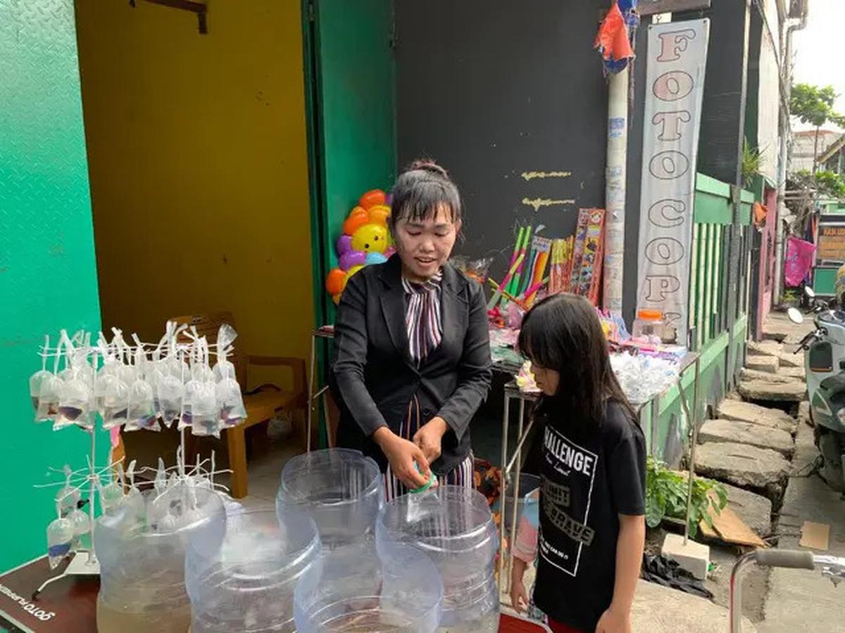 Istri Muda Pak Tarno Bantah Tudingan Menikah dengan Sang Pesulap karena Harta