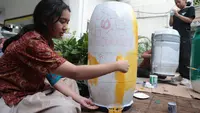 Siswa Labschool Sulap Sampah Jadi Alat Musik dan Dekorasi Panggung