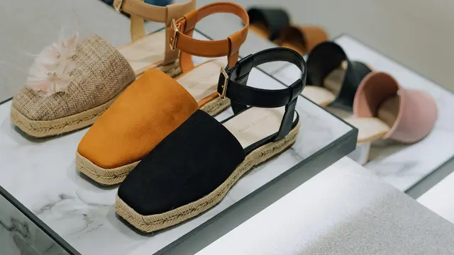Charles & Keith: Teknologi dan Euforia Perayaan Peran di Masyarakat yang Kompleks