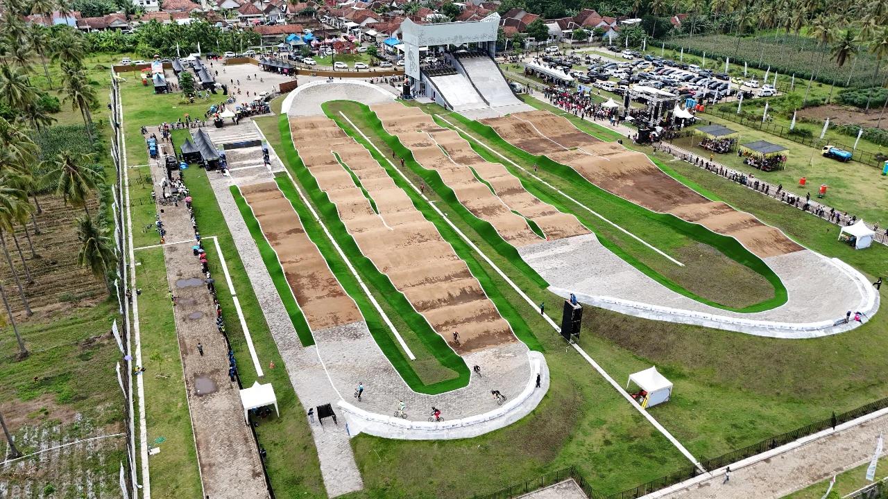 FOTO: Mengintip Sirkuit BMX Muncar Banyuwangi, Satu-satunya Berstandar Olimpiade di Asia Tenggara