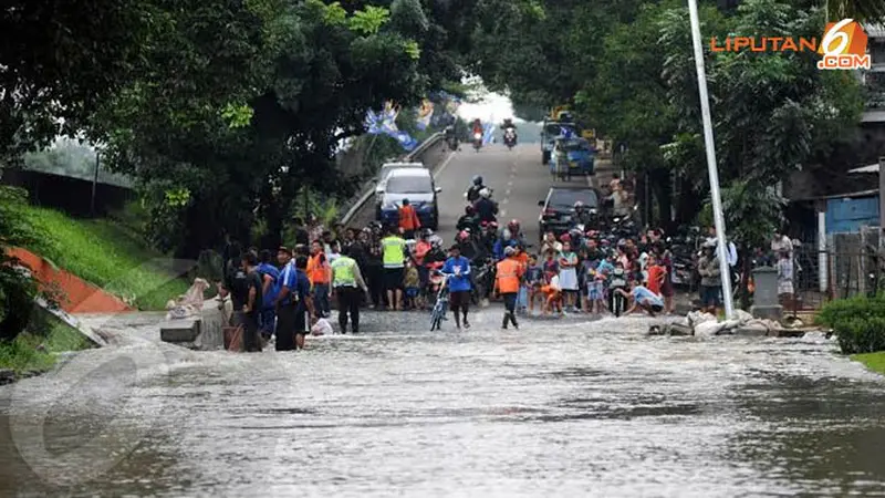 1-simatupang-banjir-140114-a.jpg