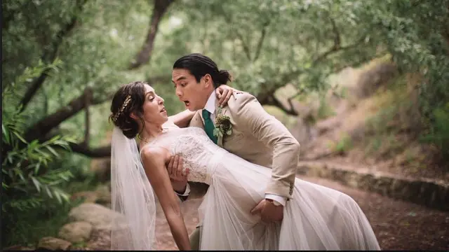 Umumkan Kehamilan Anak Pertama, Ini 6 Momen Manis Yoshi Sudarso dan Istri