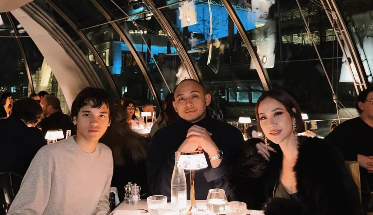 Tak hanya sekadar liburan, Bunga Citra Lestari juga rayakan ulang tahun Tiko Aryawardhana di Paris [@itsmebcl]