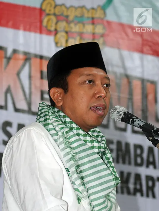 Ketua Umum PPP Romahurmuziy memberi sambutan dalam Mukerwil II di Jakarta, Sabtu (21/4). Mukerwil II PPP DKI Jakarta bertekad memenangkan PPP di Ibu Kota dalam Pemilu 2019. Merdeka.com/Dwi Narwoko)