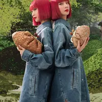 Setiap tahun, tas ini "mengunjungi" destinasi baru, tempat para perajin terbaik negara ini menginspirasi dan menciptakan versi baru. Setelah Venesia dan Paris, Tas Pasticcino dari Weekend Max Mara hadir dengan versi Jepang. [Dok/MaxMara].