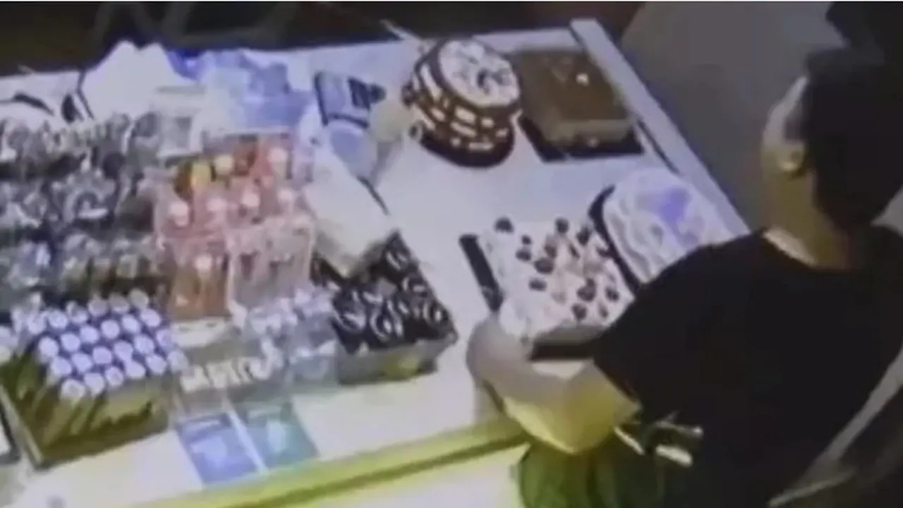 Kisah Pilu Orangtua Curi Kue Pajangan Untuk Rayakan Ulang Tahun Anak