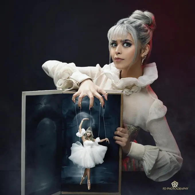 Rilis Single Bertajuk 'Tell Me', Ini 6 Gaya Pemotretan Terbaru Jharna Bhagwani. (Sumber: Instagram/jharnabhagwani dan Instagram/fdphotography90)