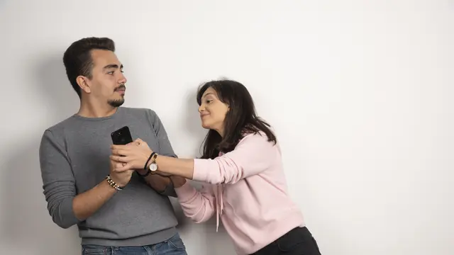 Lebih Perhatian dan Protektif