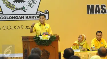 Ketua Umum Terpilih Golkar Periode 2016-2019 Setya Novanto saat memberikan sambutan di DPP Golkar, Jakarta, Senin (30/5). Partai Golkar mengumumkan struktur pengurus DPP Partai Golkar Masa Bakti 2016-2019.(Liputan6.com/Helmi Afandi)