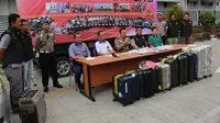 10 koper yang dicuri pelajar SMP berinisial DV di Terminal 3 Bandara Soekarno-Hatta. (Liputan6.com/Pramita Tristiawati)