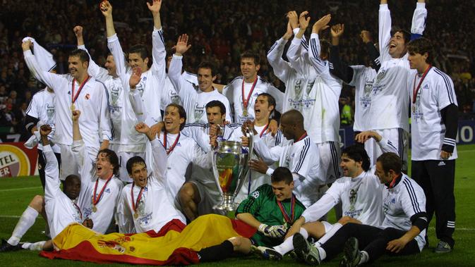 Real Madrid menjuarai Liga Champions 2001-2002 setelah mengalahkan Bayer Leverkusen dengan skor 2-1 di Hampden Park, Glasgow, 15 Mei 2002. (AFP/Adrian Dennis)