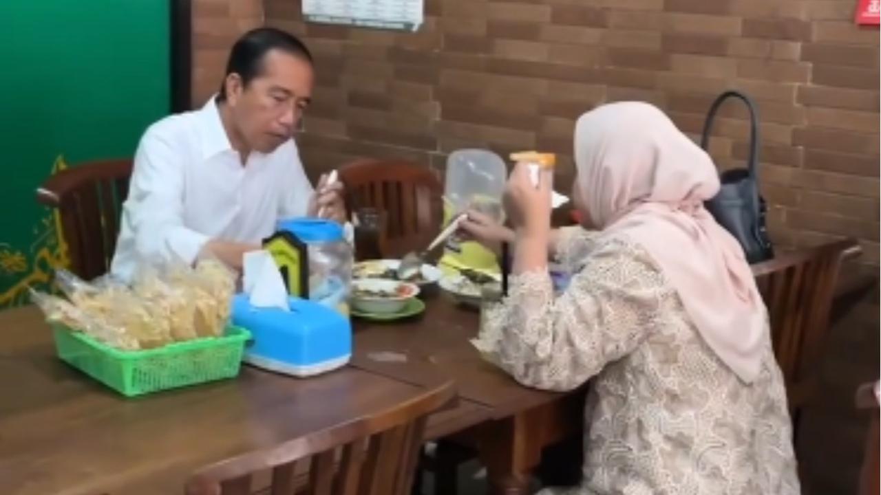 Jokowi makan berdua dengan Iriana setelah purnatugas sebagai presiden