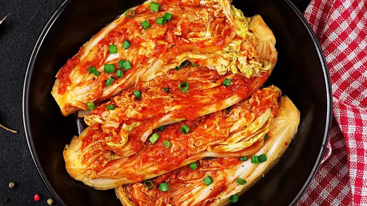 Apa Itu Kimchi yang Sering Muncul di Drama Korea? Ini Manfaat dan Cara Membuatnya