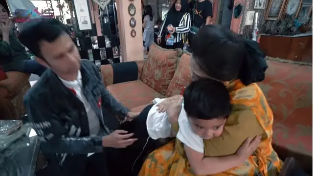 Potret kedekatan Mami Popon dengan Rafathar