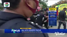 Tangis Wali Kota Surabaya, Tri Risma Harini pecah di tengah proses pemakaman anak buahnya Kepala Dinas Pengendalian Penduduk Pemberdayaan Perempuan dan Perlindungan Anak Kota Surabaya, Chandra Oratmangun di TPU Keputih Sukolilo.