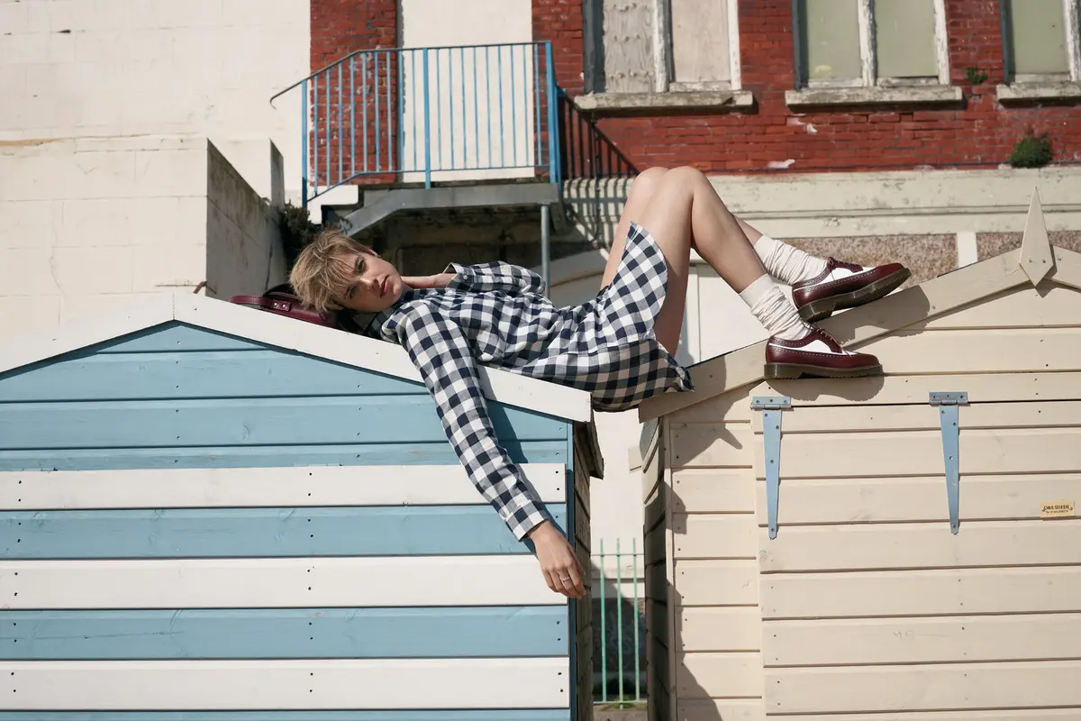 Contek 15 Gaya Berbusana 'Boyish' a la Agyness Deyn