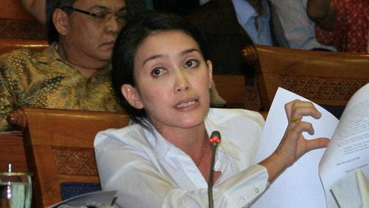 Bela buruh, Rieke sebut Jokowi menunjukkan politik upah murah