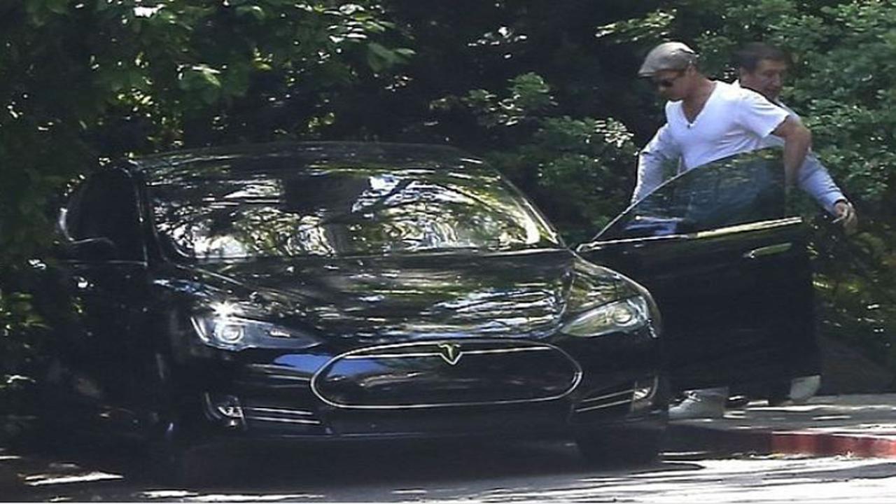 Mobil Tesla Brad Pitt